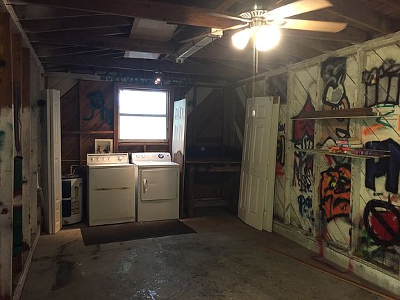 2nd image of 25 Byron Ellinor Dr #B
