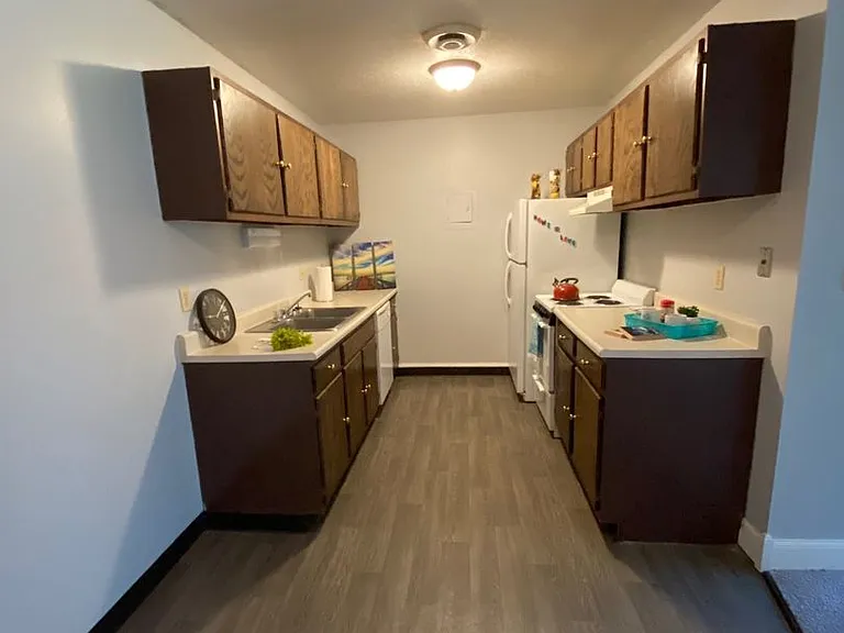 Taylor's Place Apartments — Photo 13