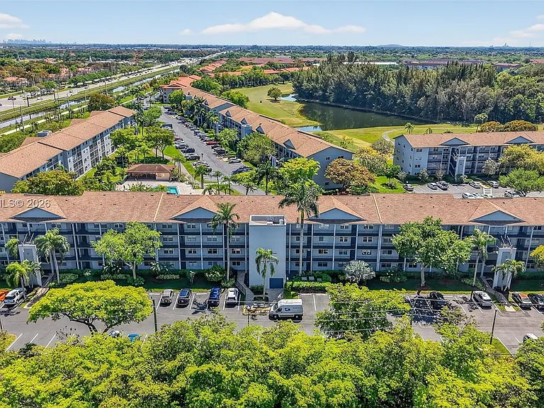 12500 SW 5th Ct #109M — Photo 29