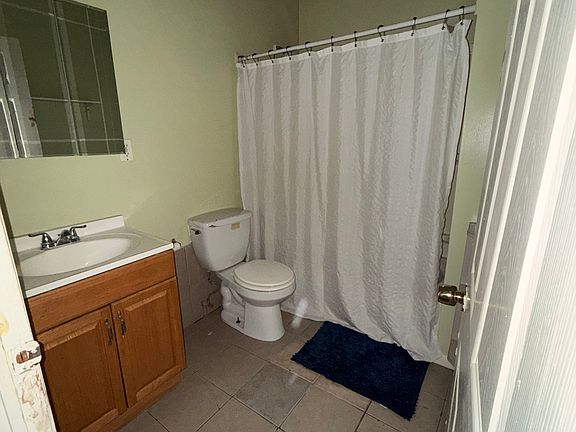 4th image of 424 Valley St #1L