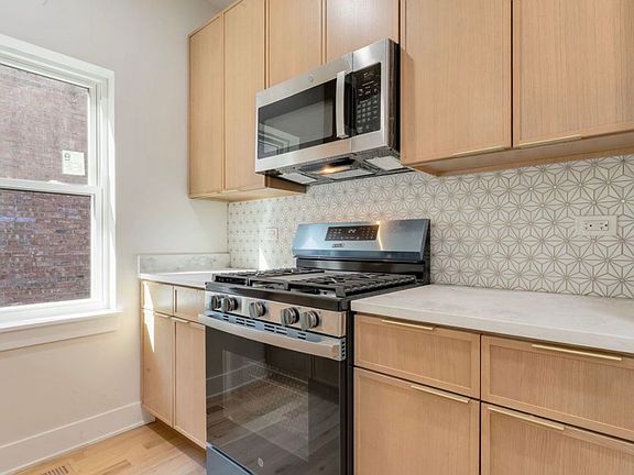 5th image of 6404 S Vernon Ave #2
