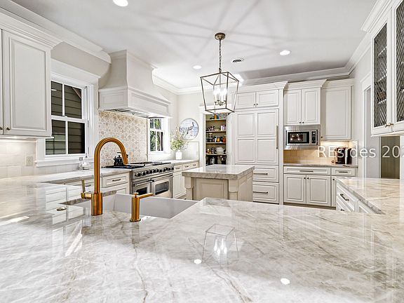 2nd image of 18 High Hope Way