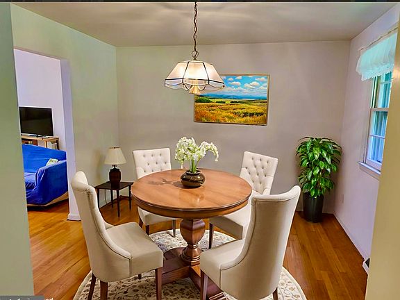 Formal dining room