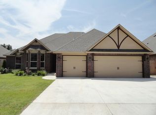 9824 SW 28th St, Yukon, OK 73099