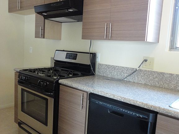 2nd image of 851 N Eldon Ave