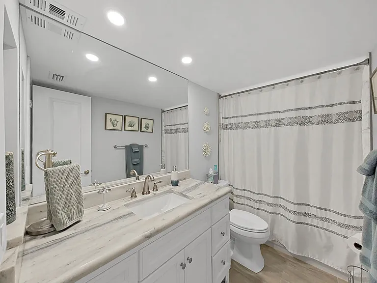 2620 Cove Cay Dr #403 — Photo 8