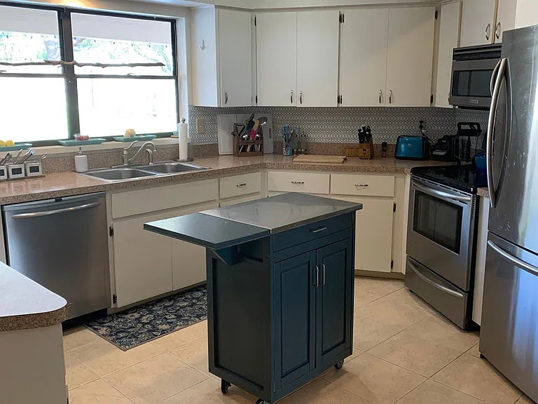 400 Meravan Ct — Photo 15