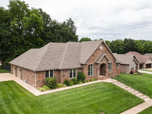 5348 S Woodfield Avenue, Springfield, MO 65810