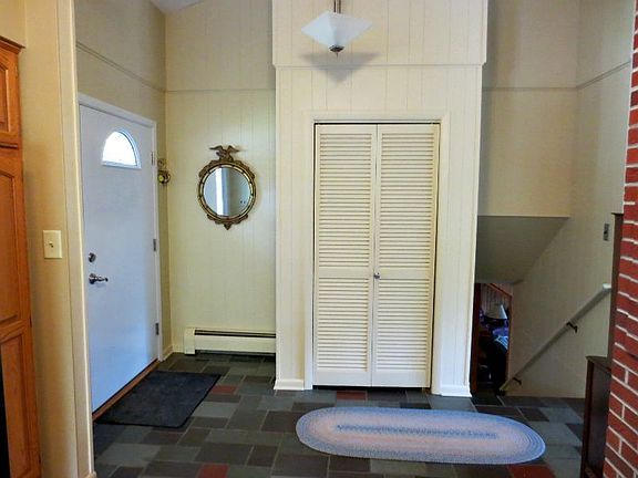 2nd image of 409 Bluff Ave