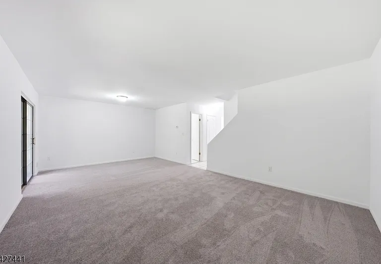 11 Deer Hill Ct — Photo 15