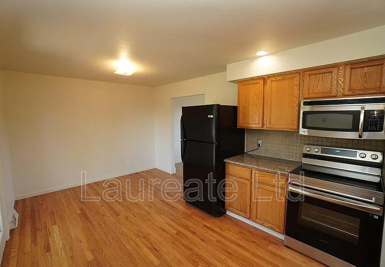 3330 W Mountain Rd — Photo 6