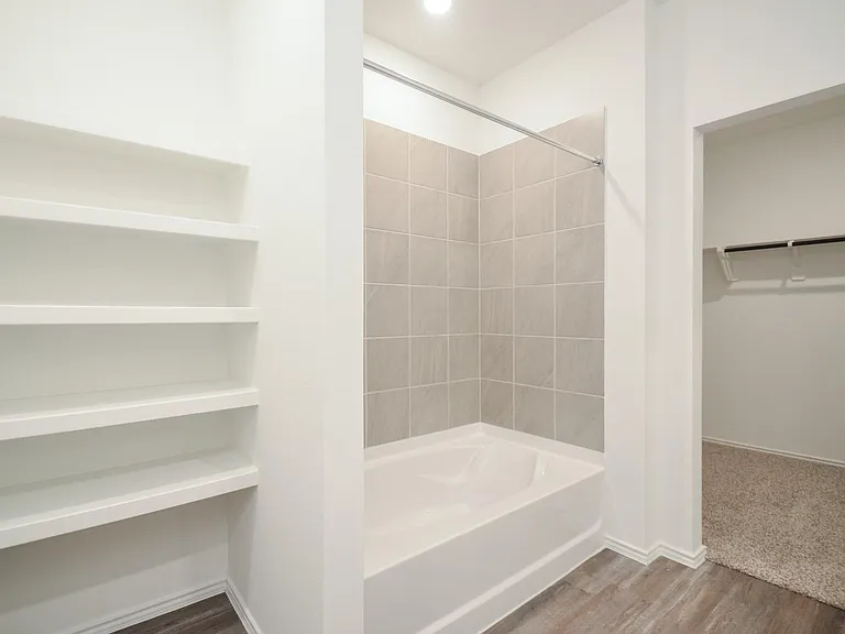 5778 Hampton Valley Dr — Photo 16