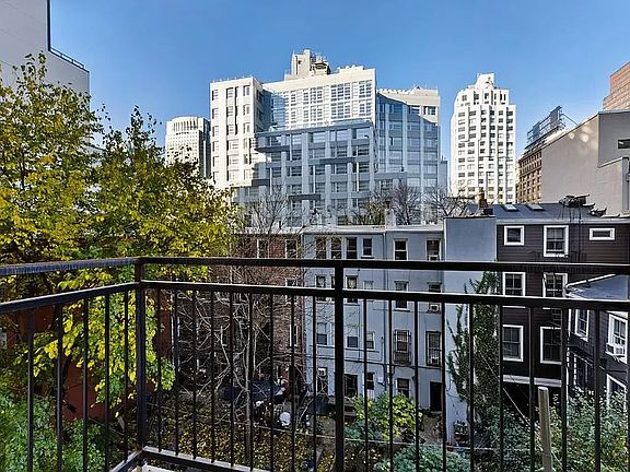 3rd image of 260 Gold St #818
