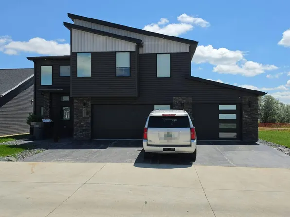3811 Lillian Ct SE, Mandan, ND 58554