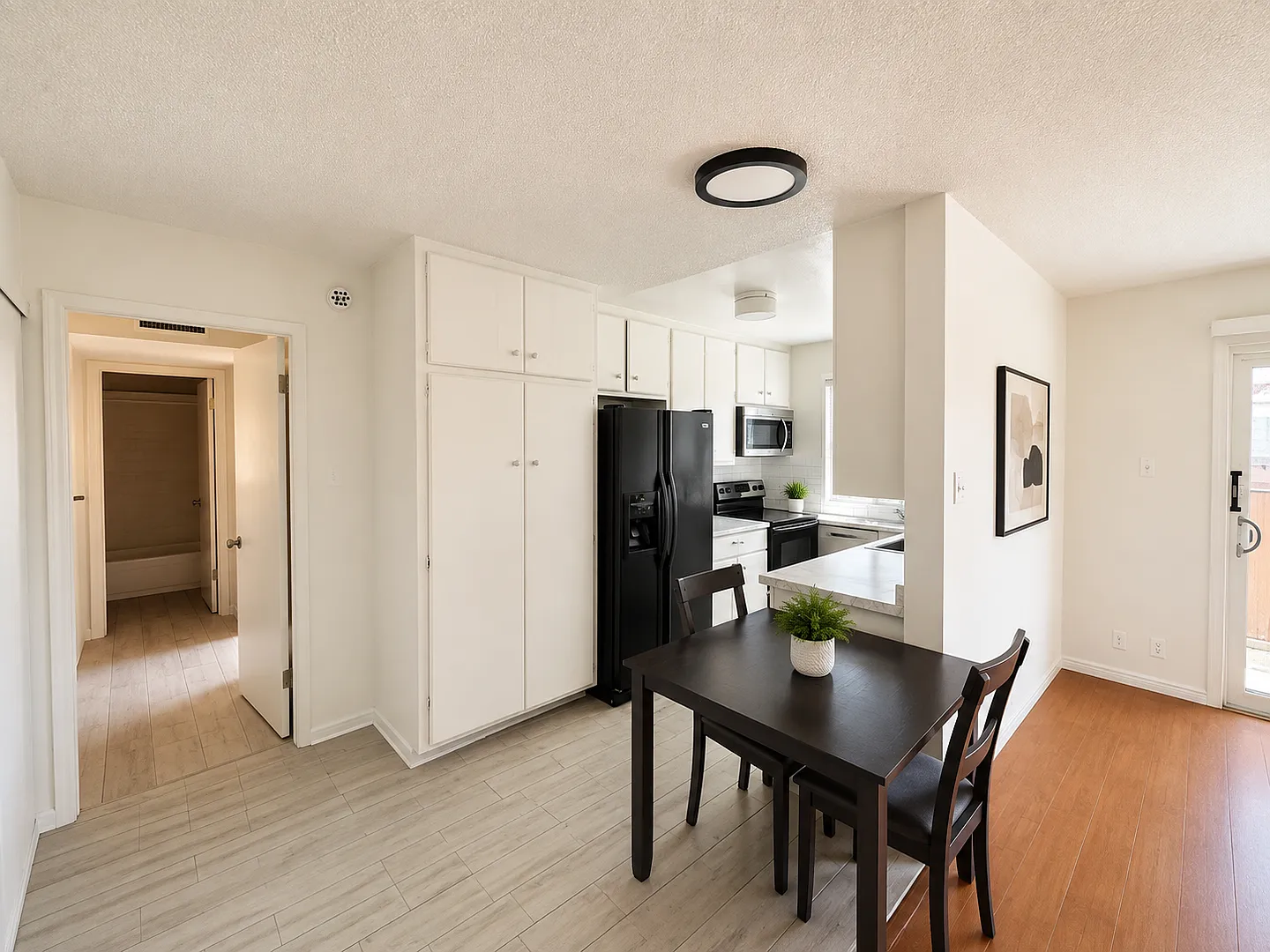 Adorable Downstairs Condo in Fullerton — Photo 2