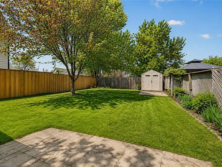 70 Poulette St — Photo 3