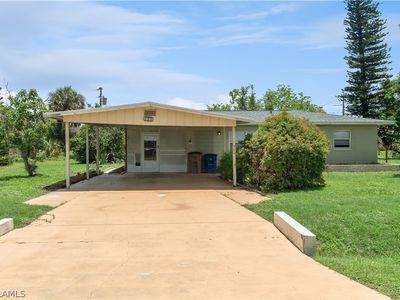 900 Grant Ln, Lehigh Acres, FL, 33936