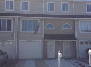 110 Benjamin Dr, Staten Island, NY 10303