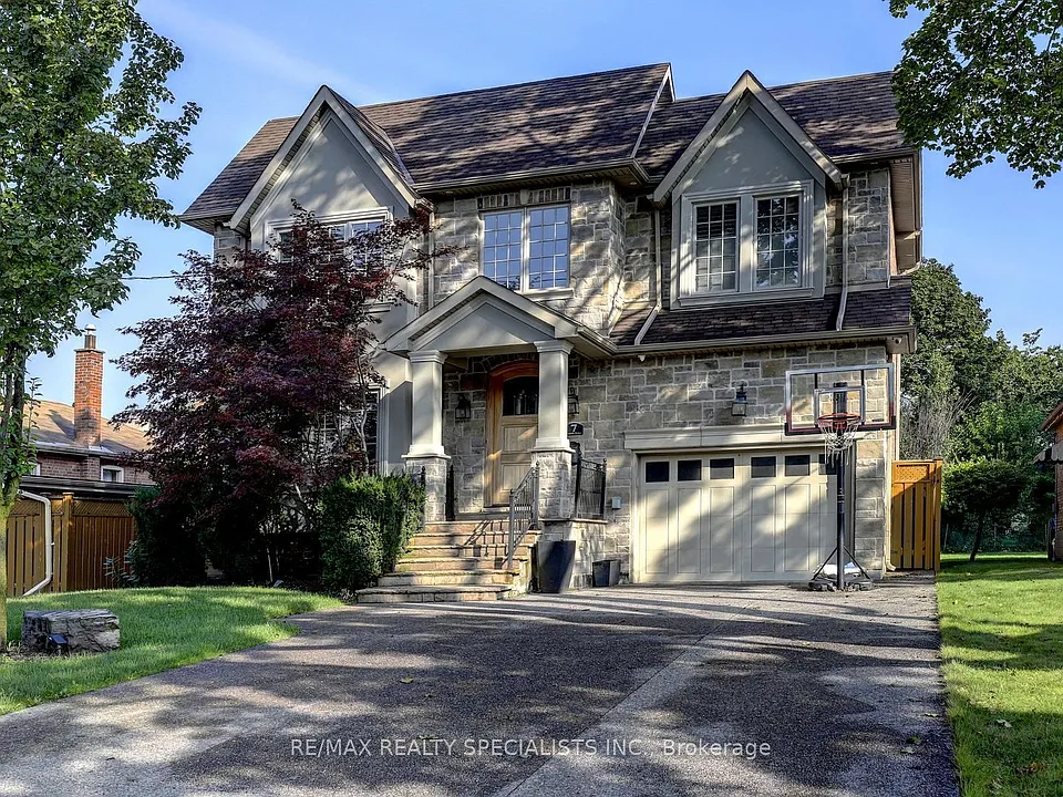 7 Fairlin Dr
