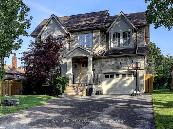 7 Fairlin Dr, Toronto, ON M9B 4J1