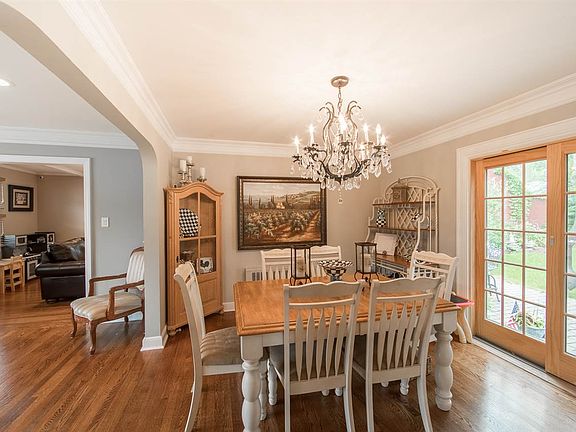5th image of 28 Garret Pl