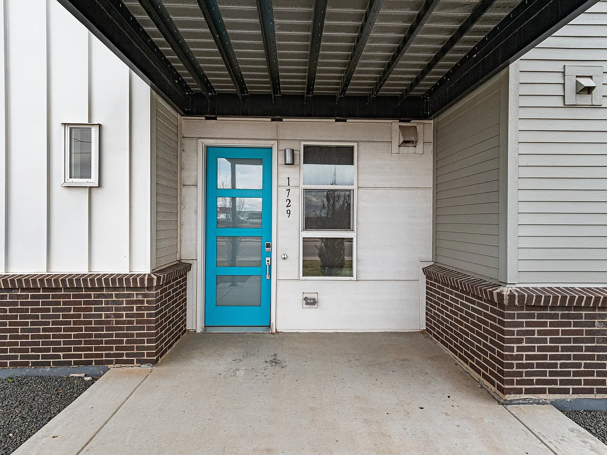 Building Photo - 1729 W 67th Cir