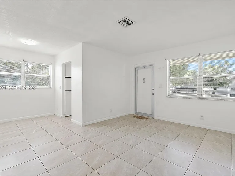 856 SW 10th St #1 — Photo 9