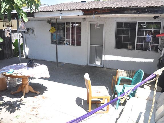 3rd image of 2234 Dobern Ave