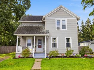 10 Exchange St, Le Roy, NY 14482
