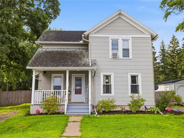10 Exchange St, Le Roy, NY 14482