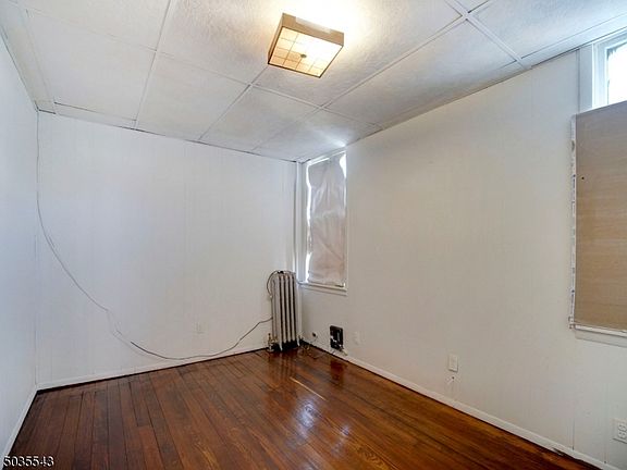 5th image of 34 Millington Ave Floor 3