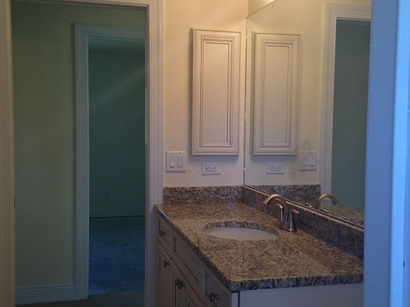 4th image of 126 NE 8th Pl