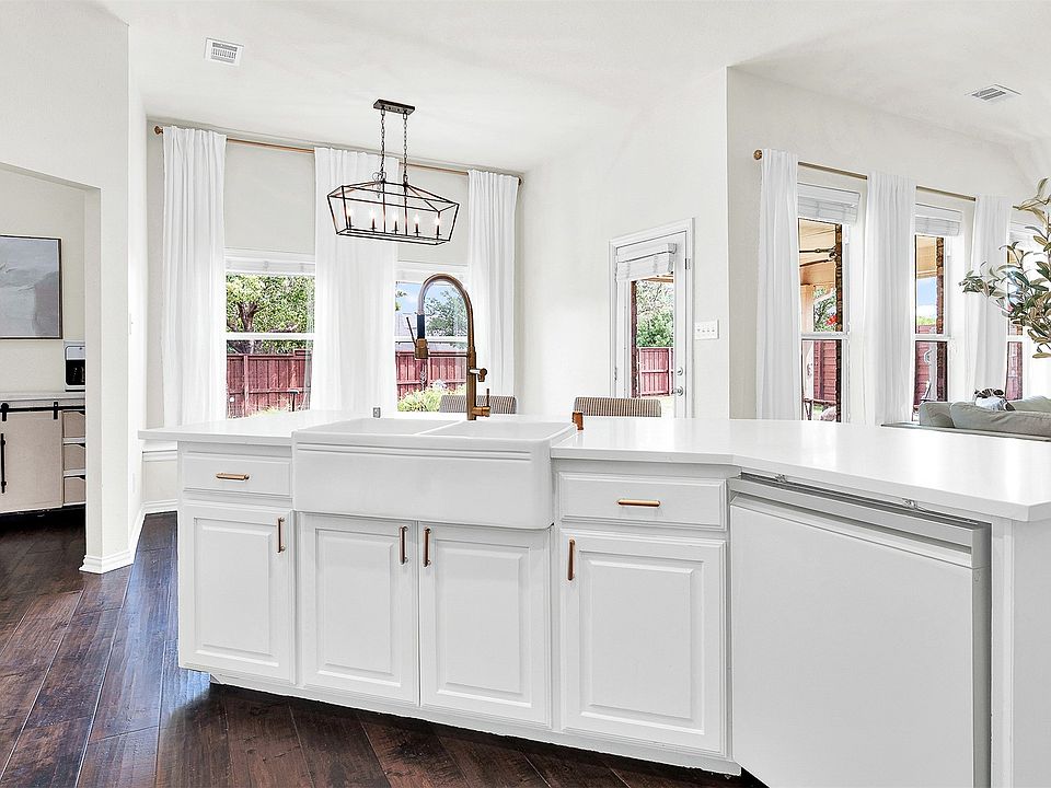 1st image of 3079 Lakefield Dr