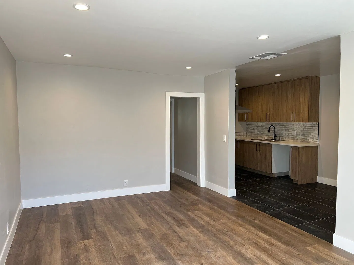 1521 Arlington Ave Llc — Photo 3