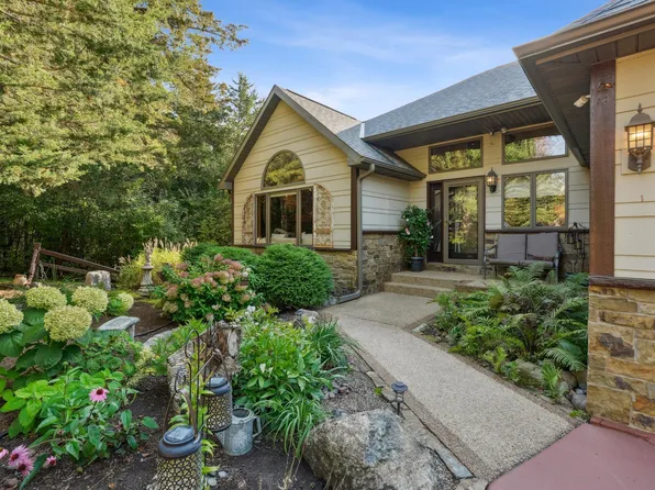 753 Aldro Rd, Hudson, WI 54016