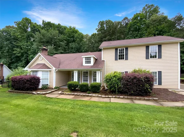 7210 Morning Dew Ct, Denver, NC 28037