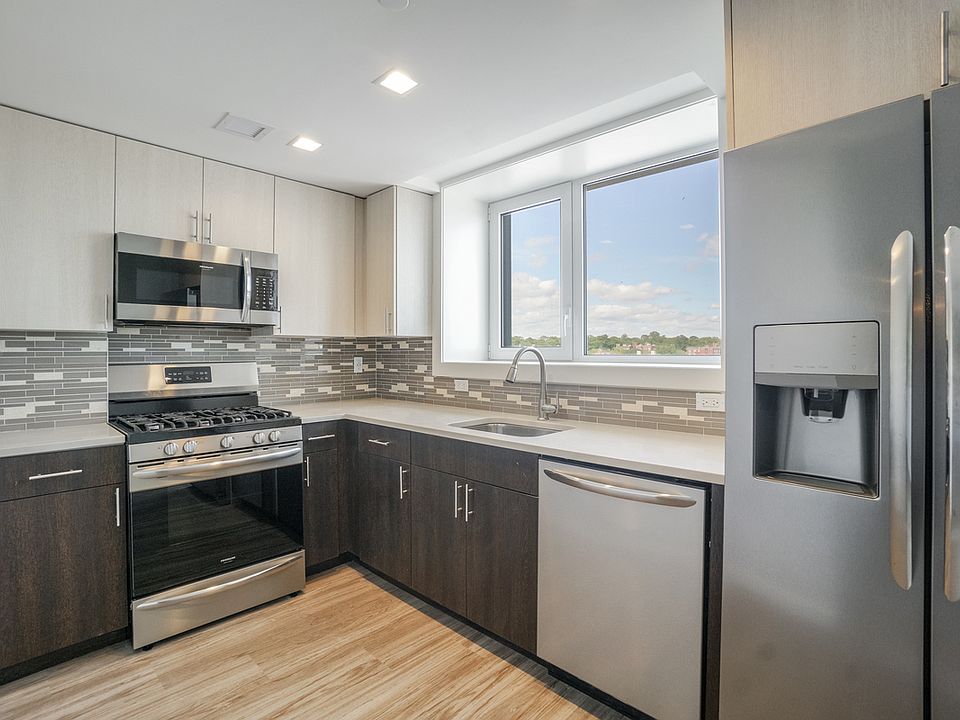 1st image of 178-02 Hillside Ave #491