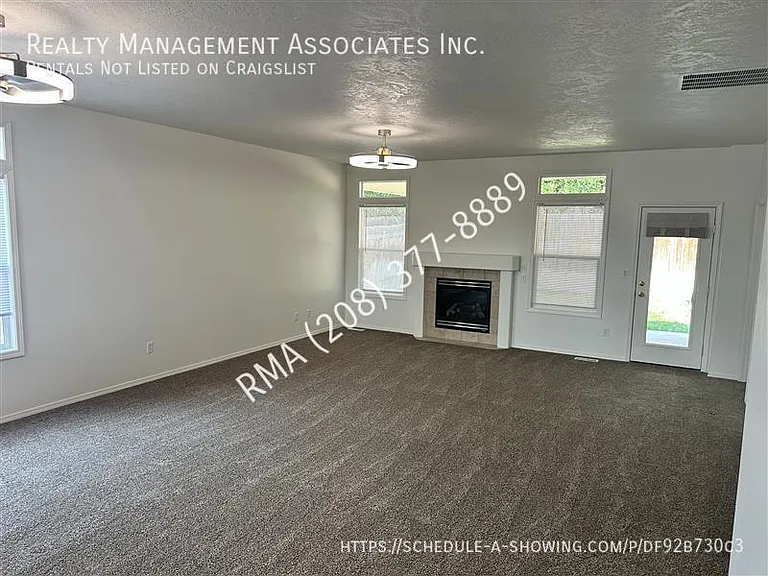 11760 W Kings Canyon St — Photo 2