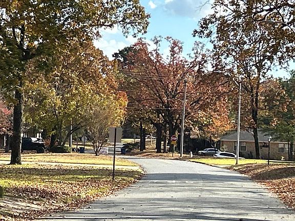 4th image of 3900 Lakeview Rd