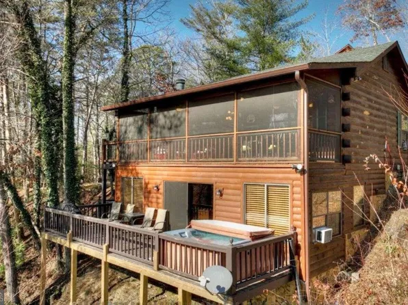 216 Laurel Creek Dr, Blue Ridge, GA 30513