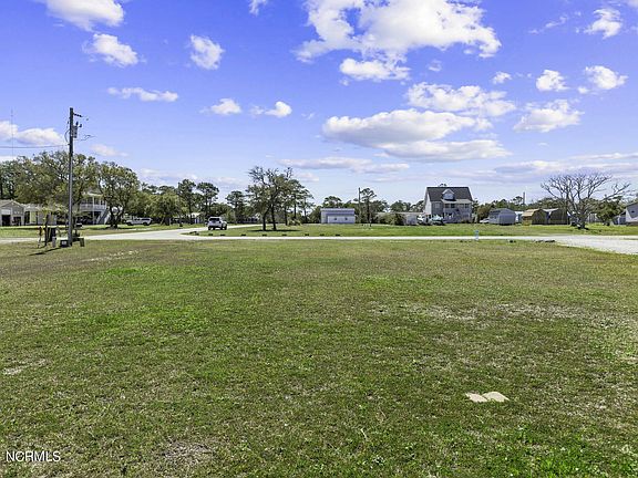 5th image of 131 East Drive