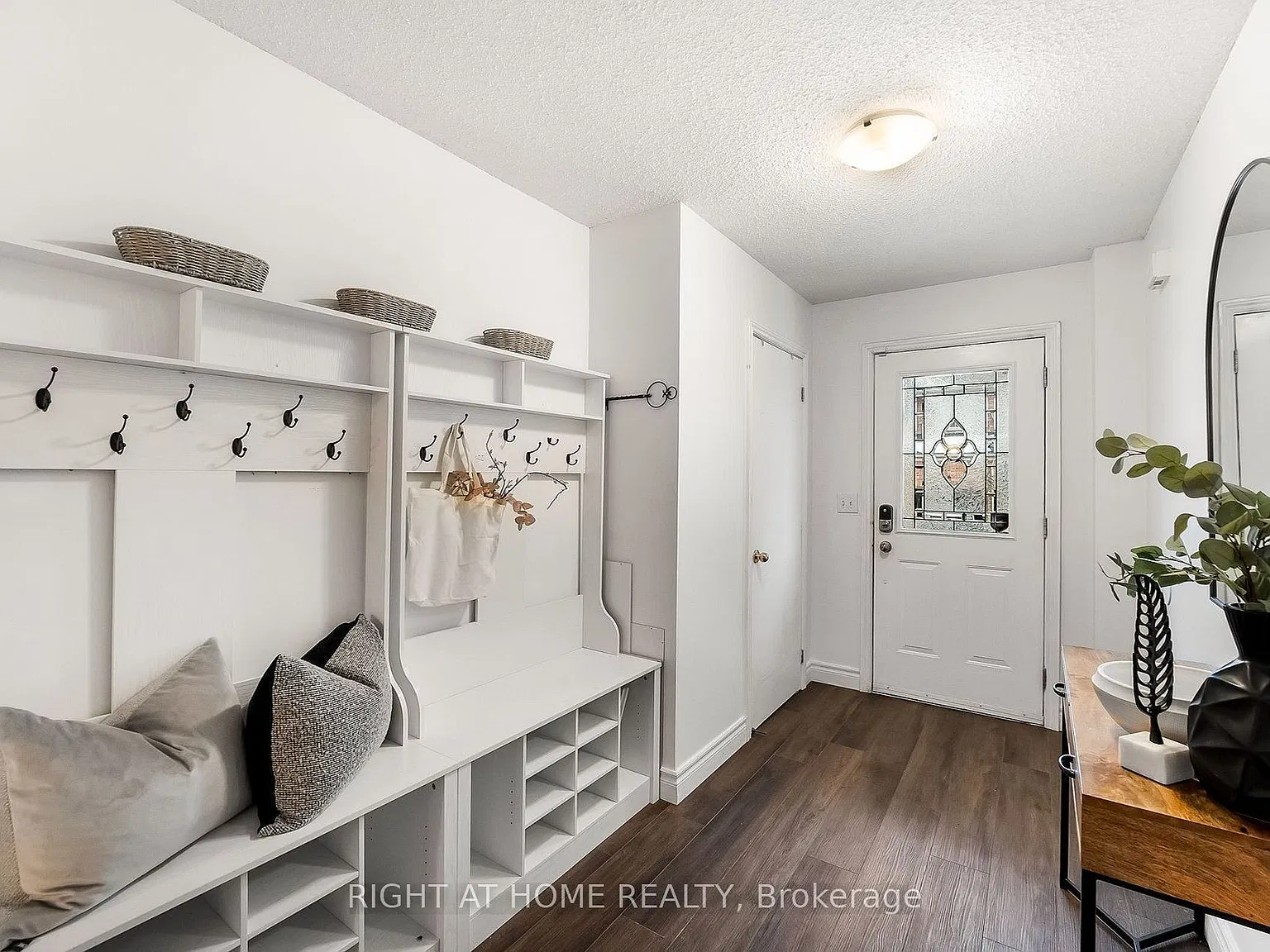 3 bed, $3,000 — Photo 3