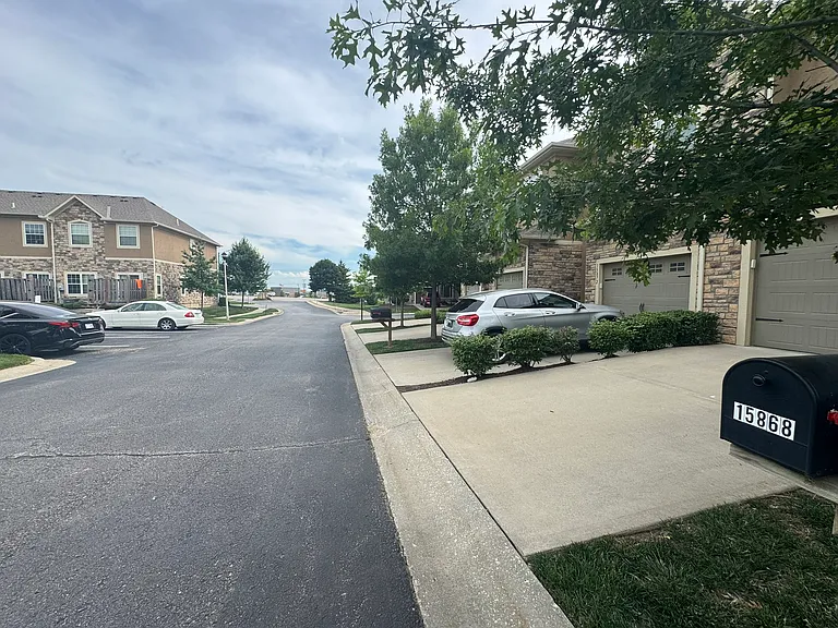 15868 Shawnee Dr — Photo 2