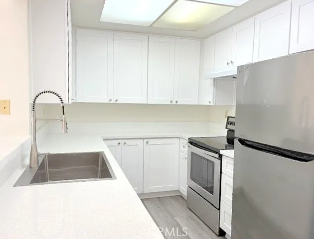 2 bed, 892 sqft, $2,495 — Photo 2