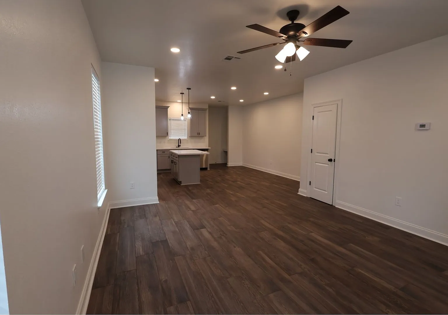 South Lake Charles Townhome 3/2.5 — Photo 4