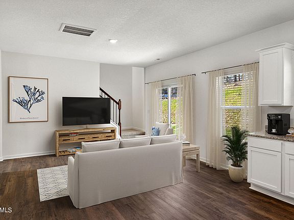 4th image of 1124 Amber Vista Ln