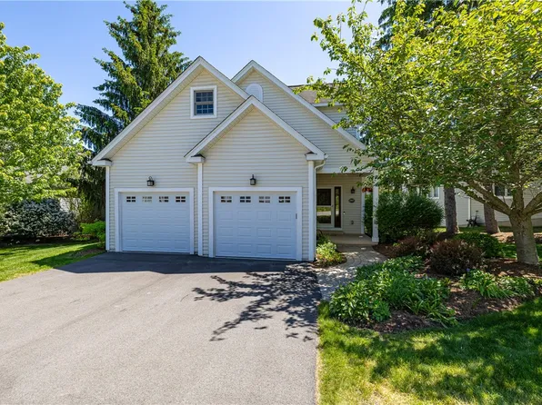 5567 Lakewood Trl, Canandaigua, NY 14424