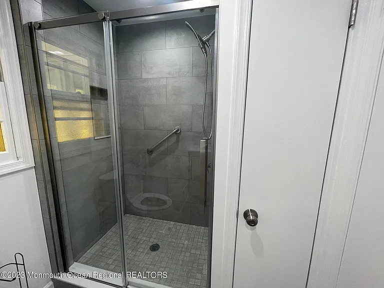 12 Greenbrier Rd — Photo 12