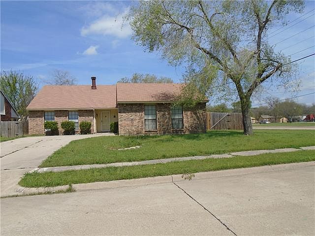 1st image of 802 Camino Ct