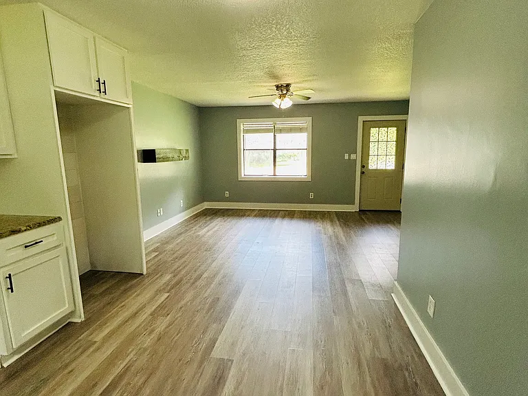 1021 Peggy Dr — Photo 11